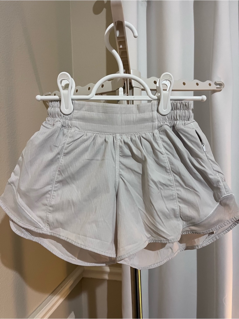 Lululemon Hotty Hot Shorts – Size 0 – excellent condition